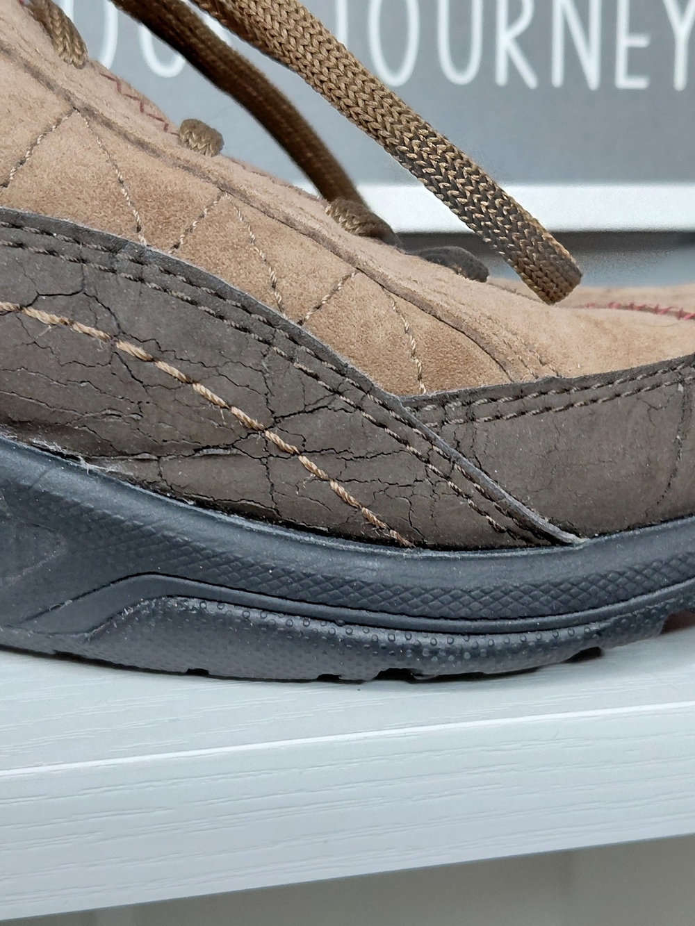 Women’s 5 1/2 Suede Leather Athletic Lace-Up Sneakers - Brown with Red Accent - Picture 10 of 13